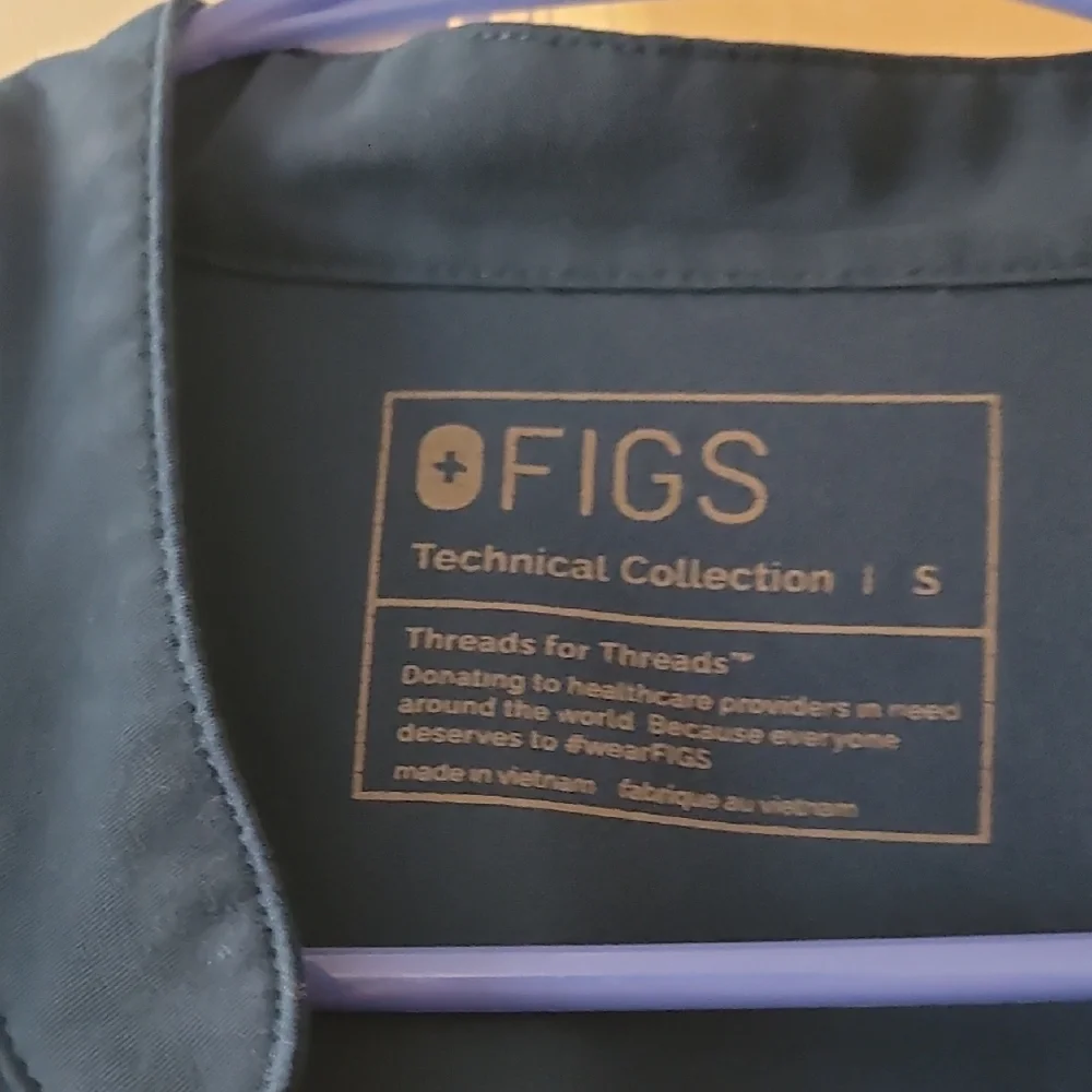 Figs Deep Reef RafaelaTechnical Collection Top - Picture 2 of 4